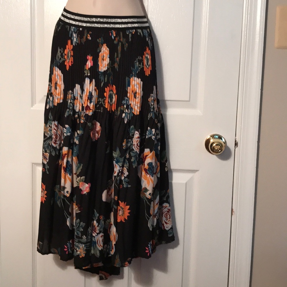 Ava and & viv 2x pleated floral circle skirt new